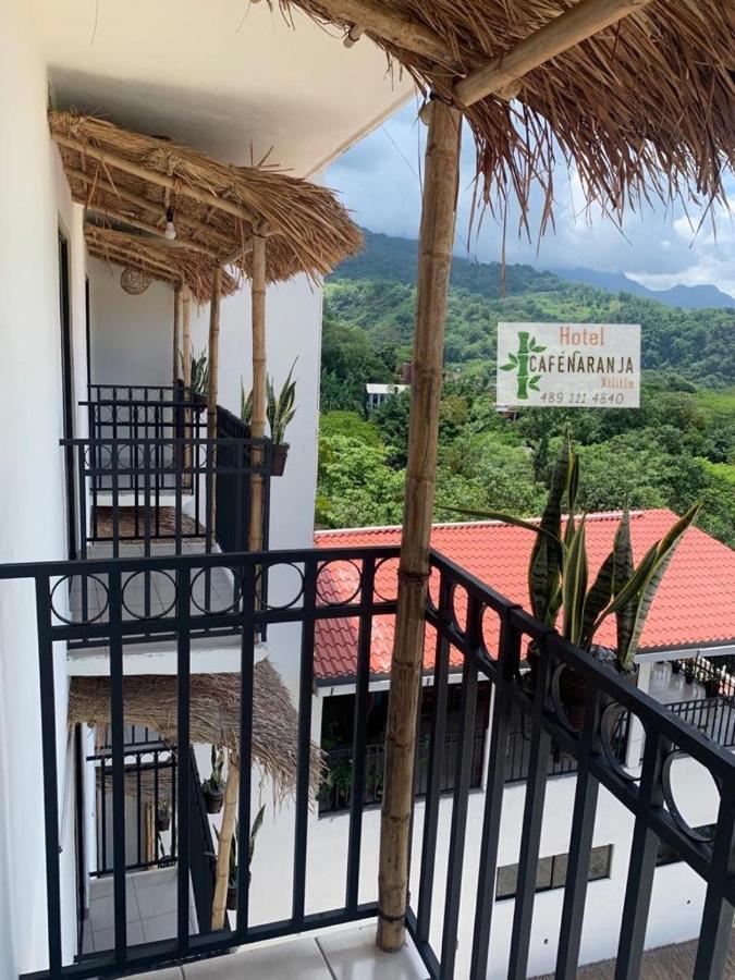 Hotel Cafenaranja Хилитла Экстерьер фото