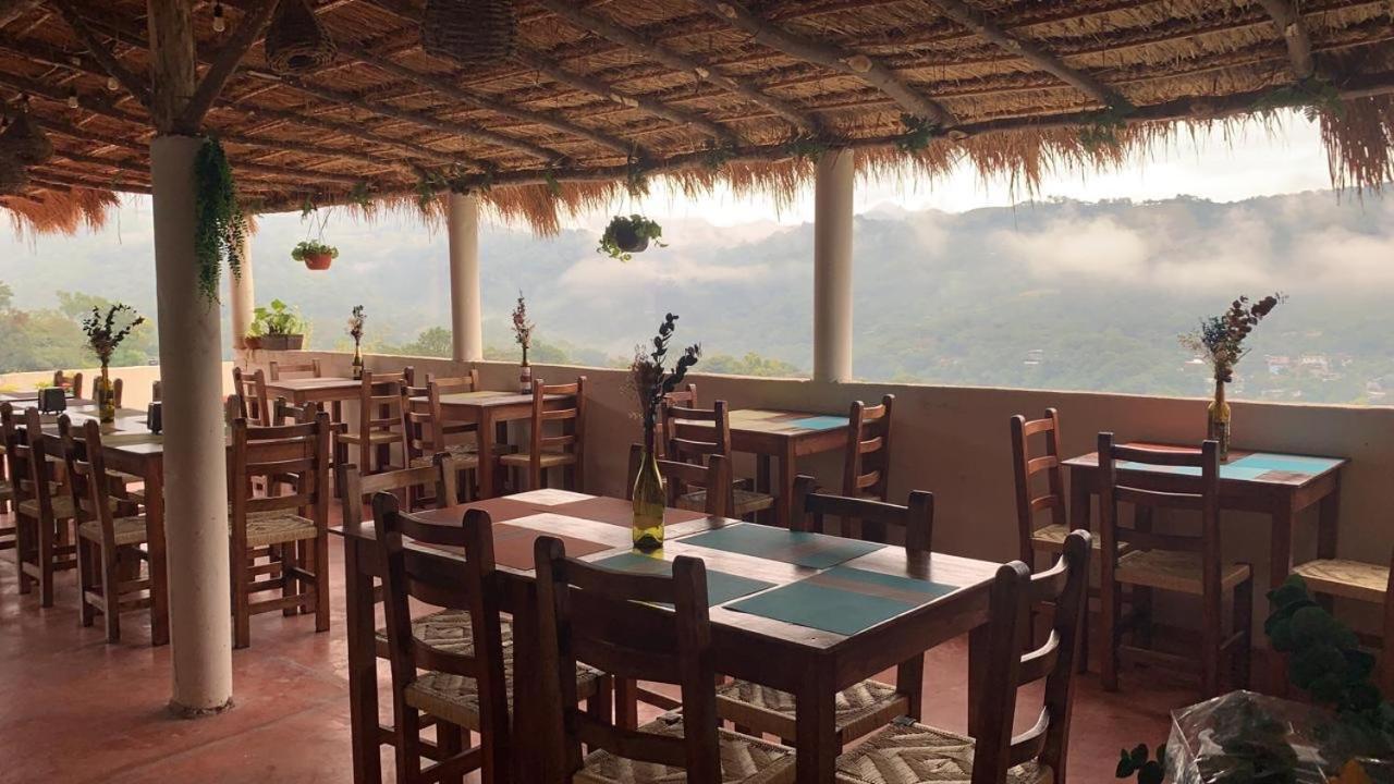 Hotel Cafenaranja Хилитла Экстерьер фото